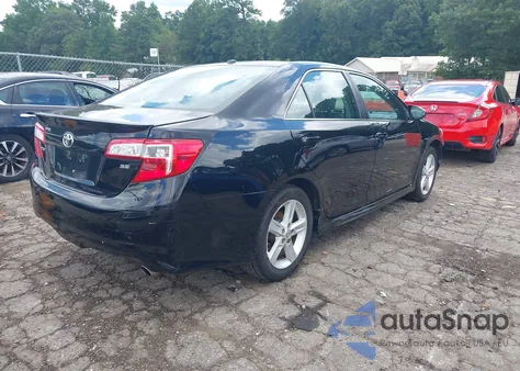 2014 Toyota Camry Se z USA, uszkodzony, nr VIN 4T1BF1FK1EU865335